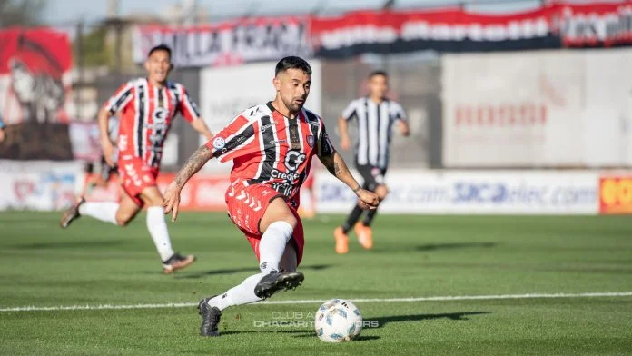 El Funebrero dejó dos puntos en el final: Chacarita no pudo con Estudiantes y la Lepra podría alcanzarlo
