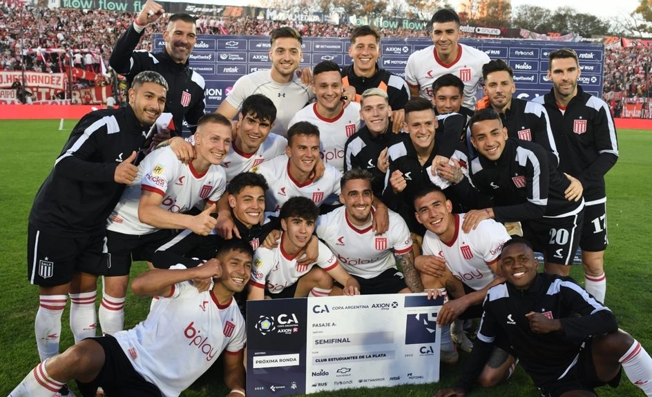 Estudiantes superó a Huracán y es semifinalista