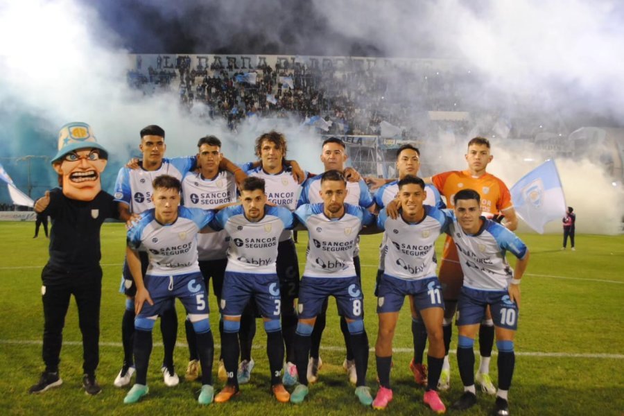 Atlético le ganó a Defensores y mantiene su sueño de ascenso