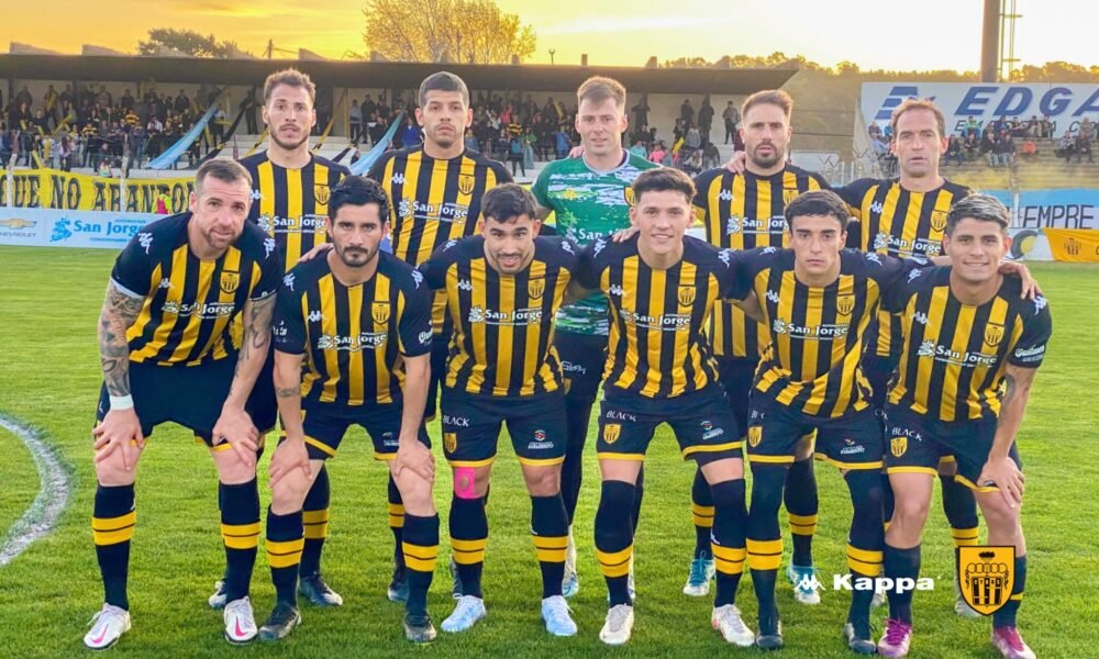 Santamarina goleó y se mete en puestos de playoffs
