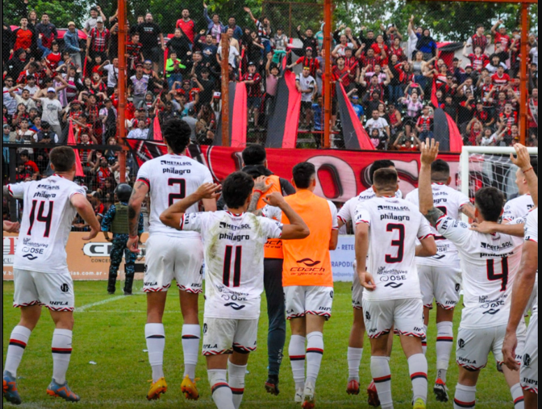 Fogonero finalista: Douglas venció a Bolívar y definirá el ascenso