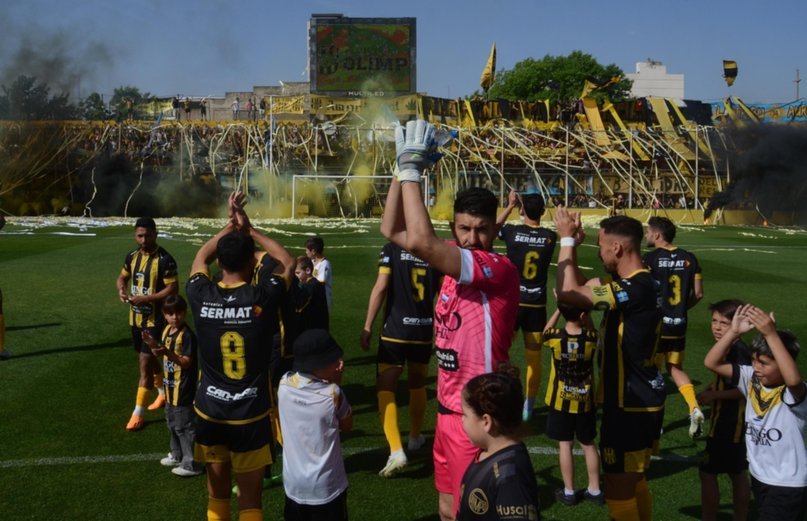 Olimpo ganó frente a Atenas y sacó pasaje para los cuartos de final