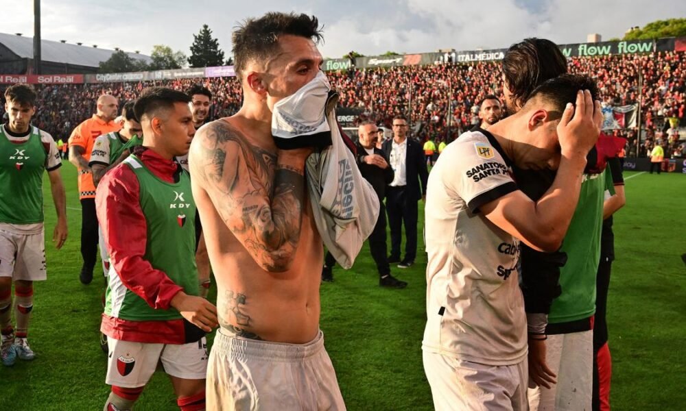 Colón descendió a la Primera Nacional: el Lobo superó al Sabalero en Rosario