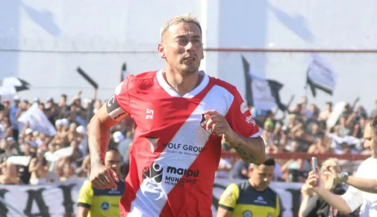 Sambueza vuelve del retiro y refuerza a Camioneros