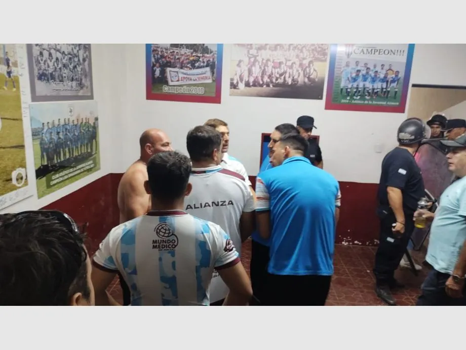 Suspendieron Alianza – Gutiérrez por disturbios en los vestuarios: hinchas golpearon a un jugador