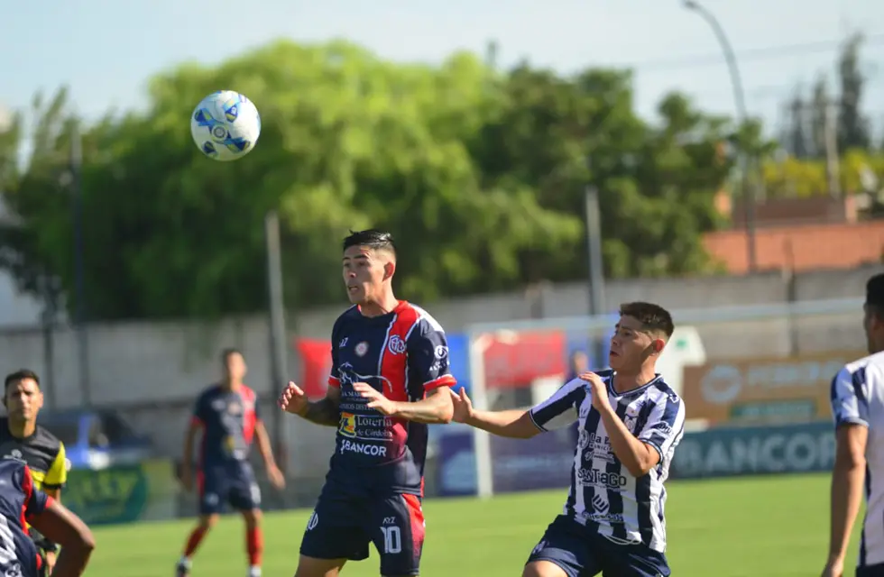 Regional Amateur: Las Palmas y Sarmiento de La Banda empataron sin goles en la ida de la final regional