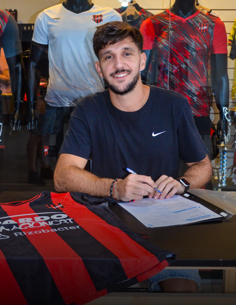 Douglas sigue sumando refuerzos