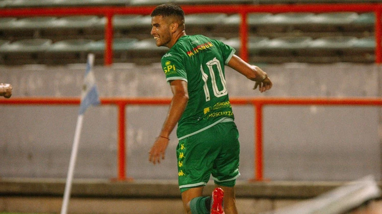 Sufrido triunfo de Aldosivi en el Minella