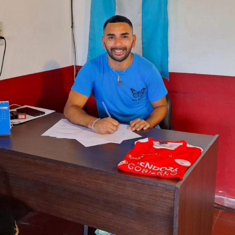 Huracán Las Heras presentó a sus tres caras nuevas