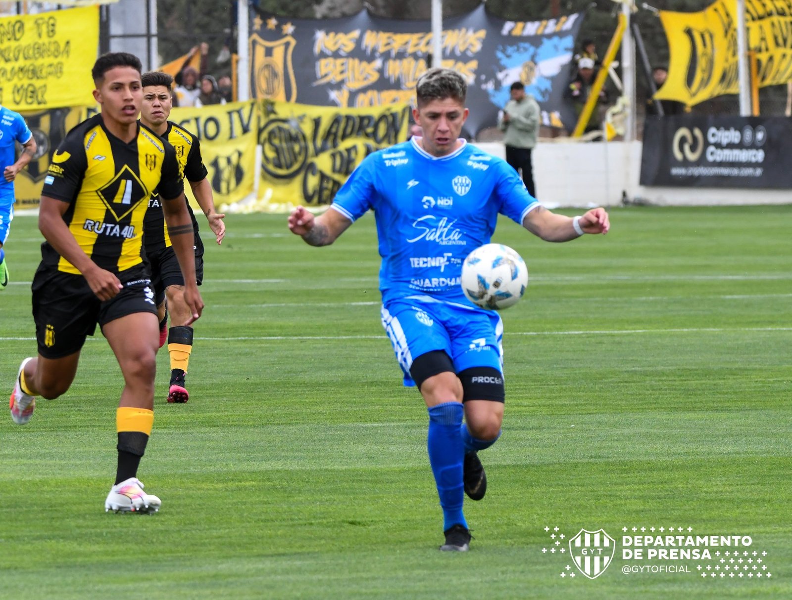 Madryn y Gimnasia y Tiro no se sacaron ventajas