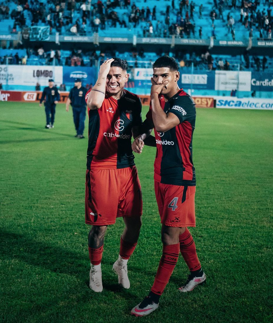El Sabalero ganó y sigue siendo líder