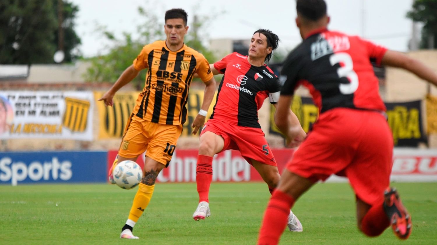 Agónico empate de Mitre ante Colón