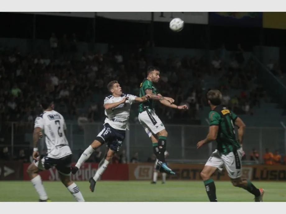 San Martín fue goleado por Quilmes en San Juan