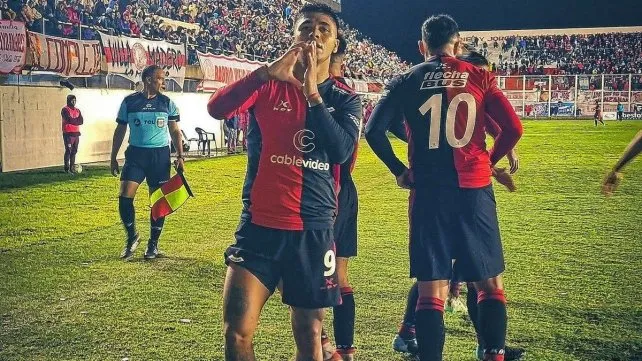 Colón venció a Morón en el nuevo Francisco Urbano