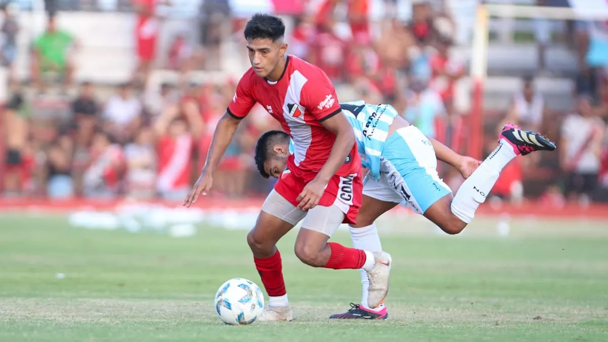 Botellero feliz: El Deportivo Maipú le ganó a Racing de Córdoba y sumó su tercer triunfo consecutivo para salir del descenso directo
