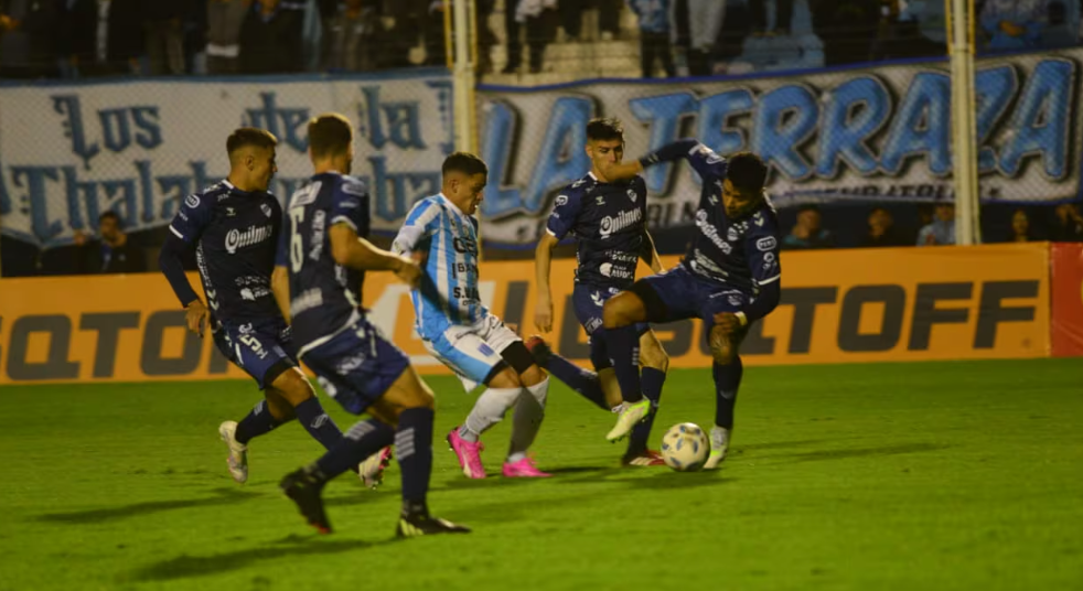 Racing de Córdoba ganó y le sacó el invicto a Quilmes