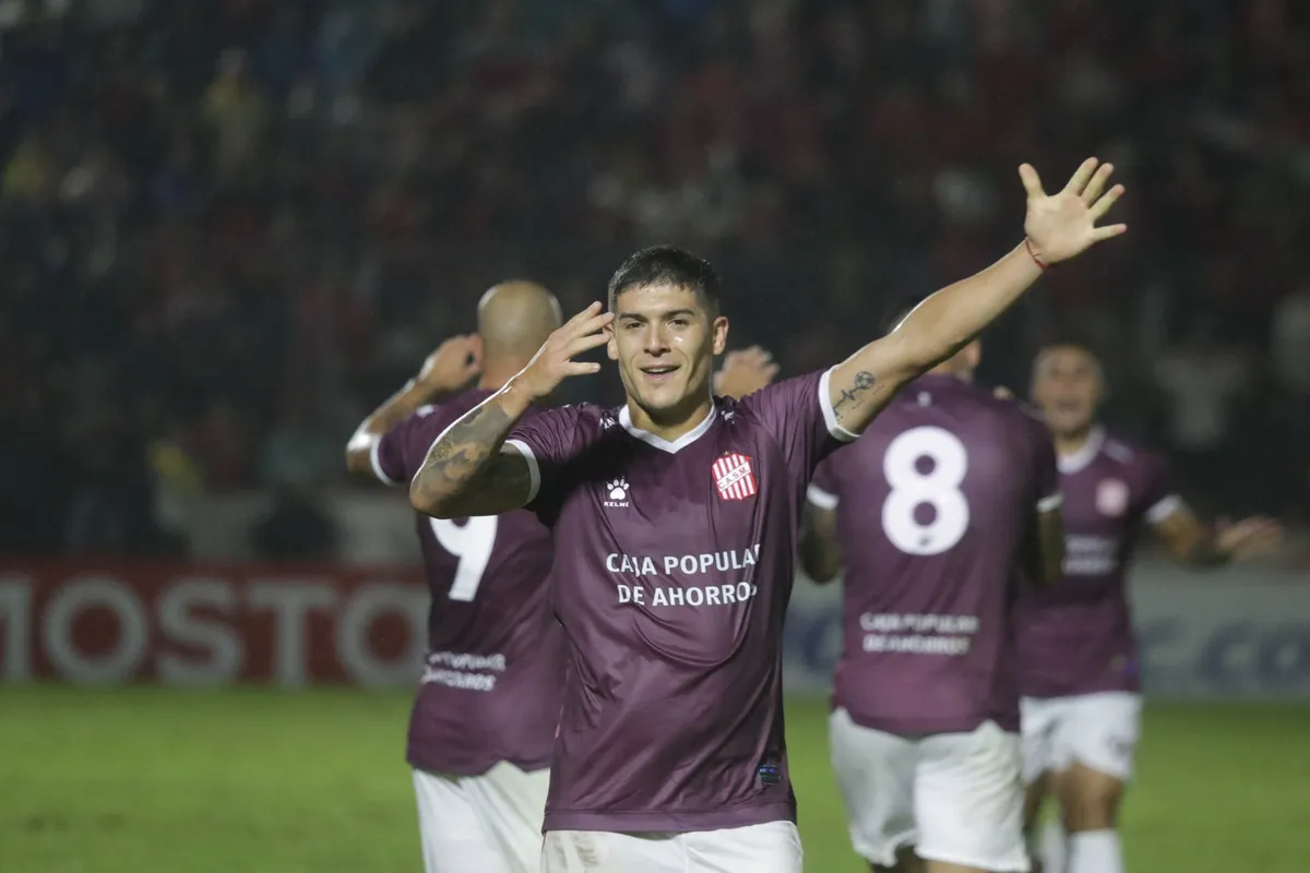 San Martín ganó con gol de Banegas y alcanzó la punta
