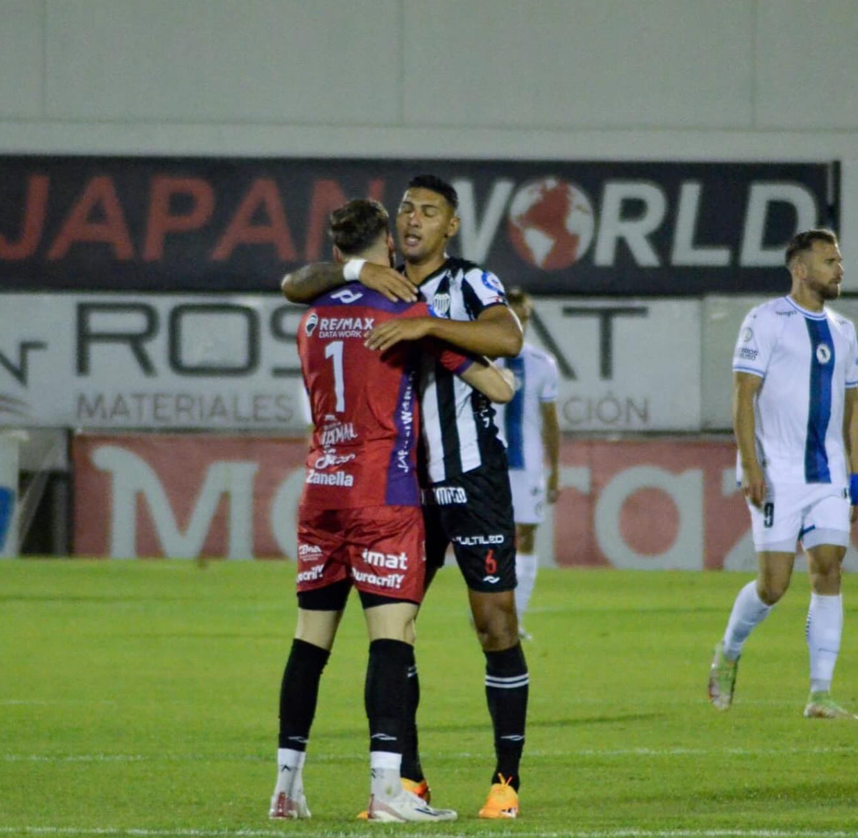 Alvarado no pudo ante Estudiantes y fue goleado en Caseros