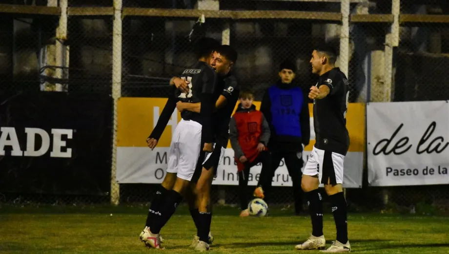 Cipolletti le ganó 2 a 0 a Sol de Mayo y salió del fondo en el Federal A