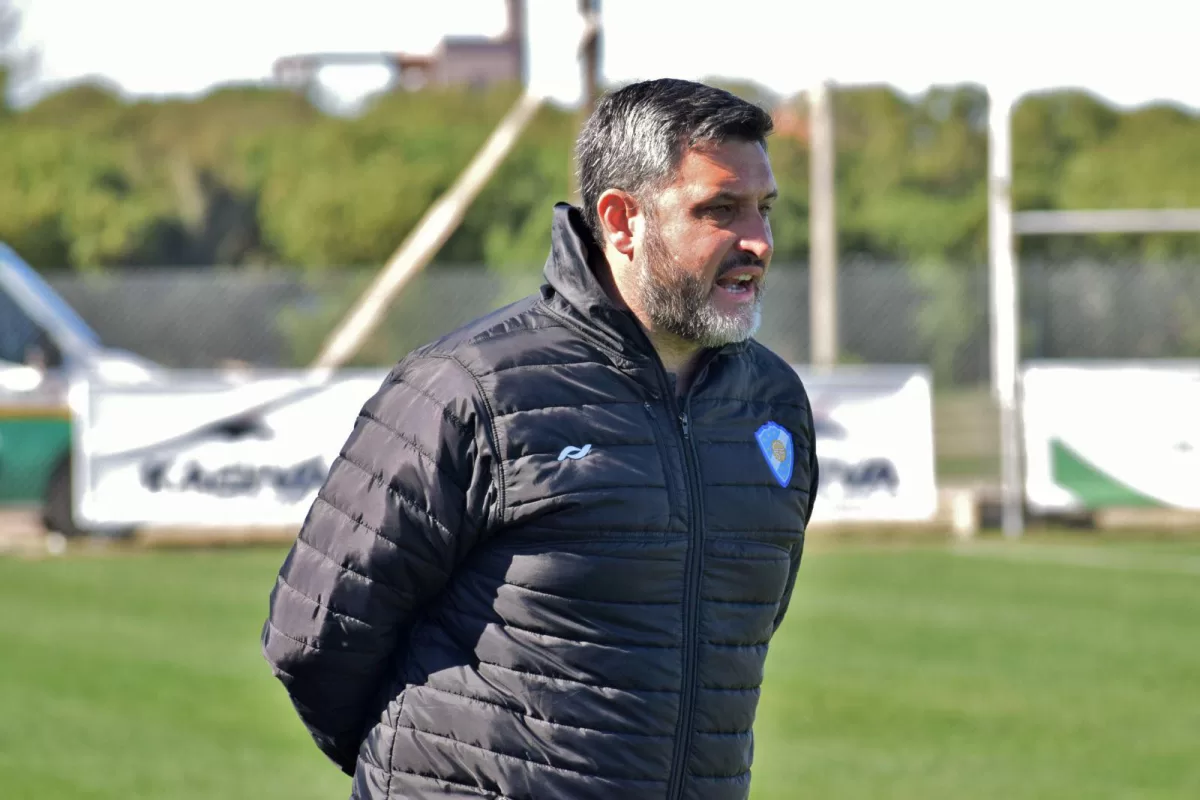 Juan Alfonsín se convirtió en el nuevo DT de Boca Unidos