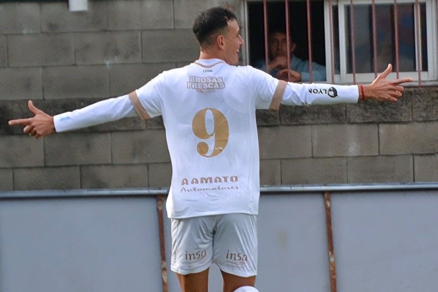 Racing venció a Arsenal y volvió a sonreír
