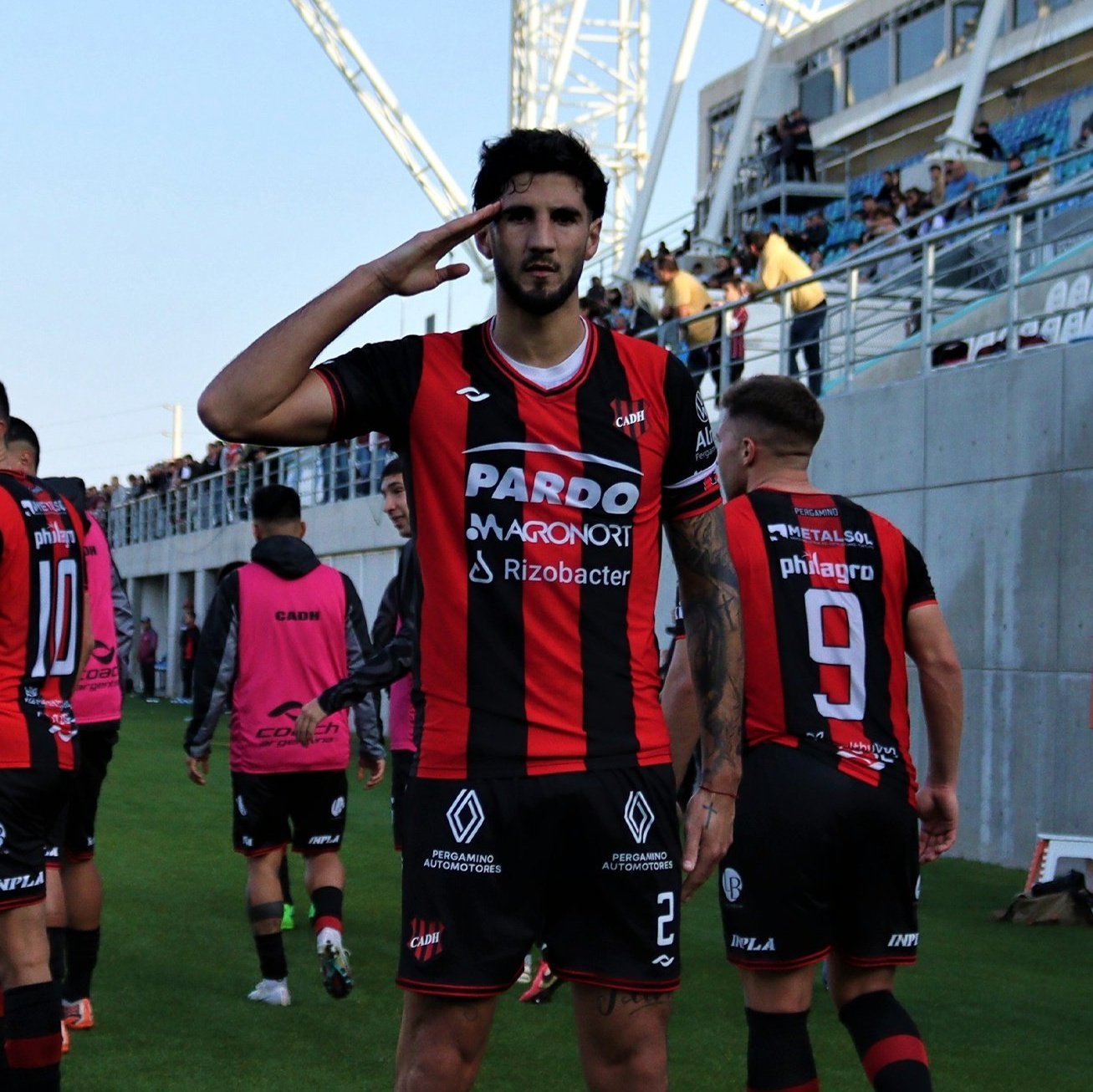 Lucas López no seguirá en Douglas