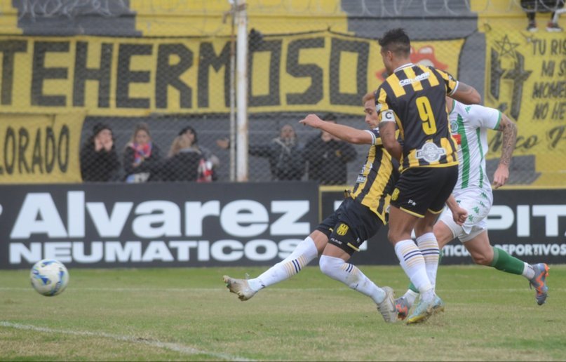 Con polémica sobre el final, Olimpo no pudo como local ante Kimberley