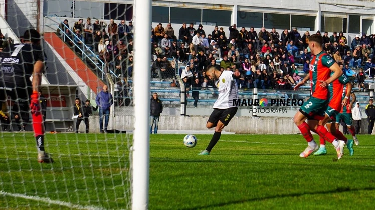 Goleada y primera victoria para Santamarina