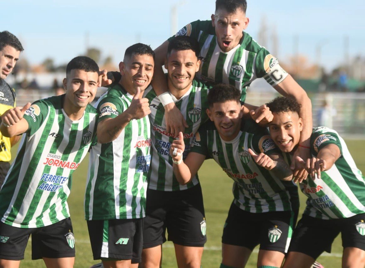 Fiesta Verde: Germinal goleó a Sol de Mayo con un triplete de Dichiara, recuperó la punta y clasificó de fase tras 28 años