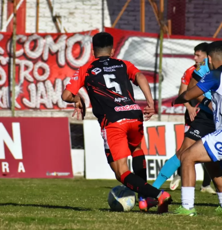 San Martín de Mendoza venció a Atenas de Río Cuarto y se metió en zona de clasificación