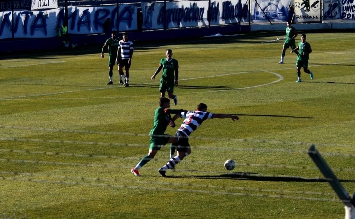 Guillermo Brown derrotó a Ferro y tomó aire en la tabla