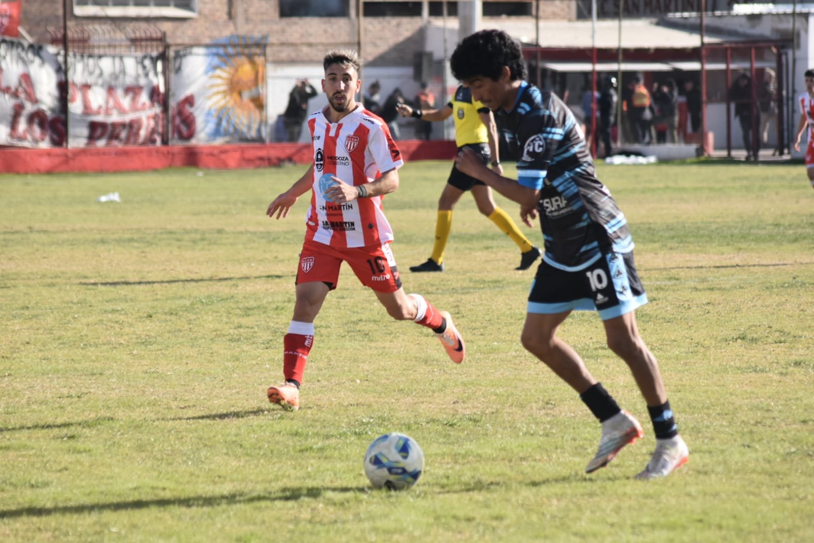 El «Celeste» ganó, clasificó y complicó al Atl. San Martín.