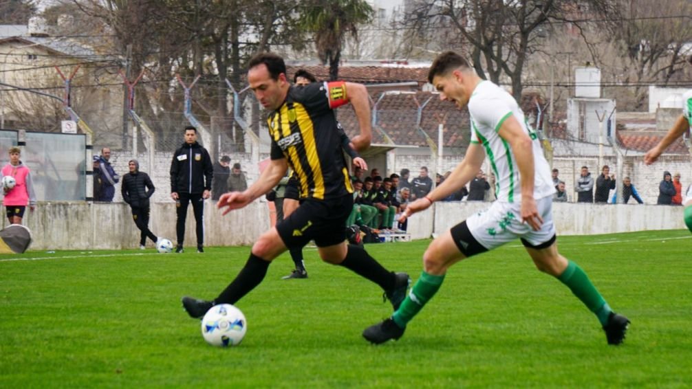 Sin goles en Tandil: Santamarina y Kimberley no pasaron del cero