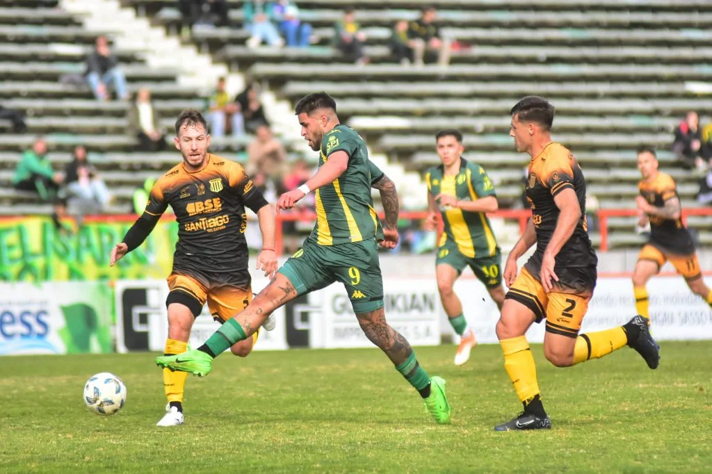 Aldosivi no pudo con Mitre en el Minella y dejó pasar otra chance