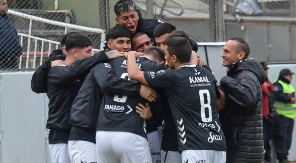 El Cuervo fue más que el Elefante: Central Norte le ganó a Defensores de Villa Ramallo y quedó a un punto de la cima