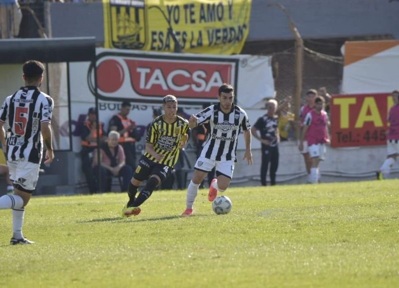 Chaco For Ever jugó mal y Almirante Brown aprovechó para golear