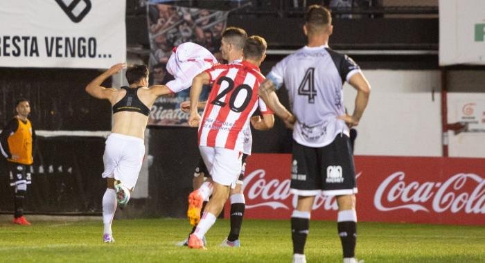 Triunfo agónico del Santo en Floresta ante All Boys