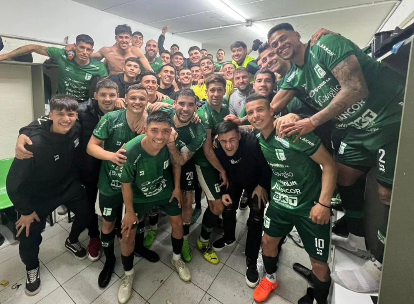 Abrazado a la ilusión