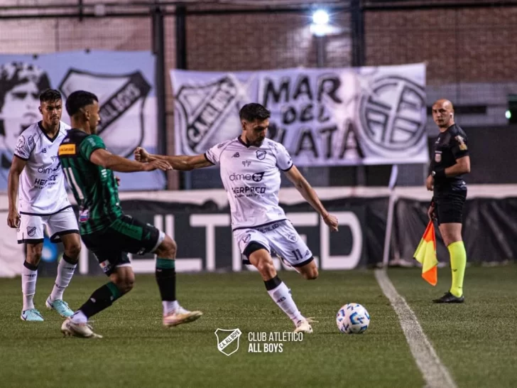 Noche negra: San Martín se fue goleado de Floresta