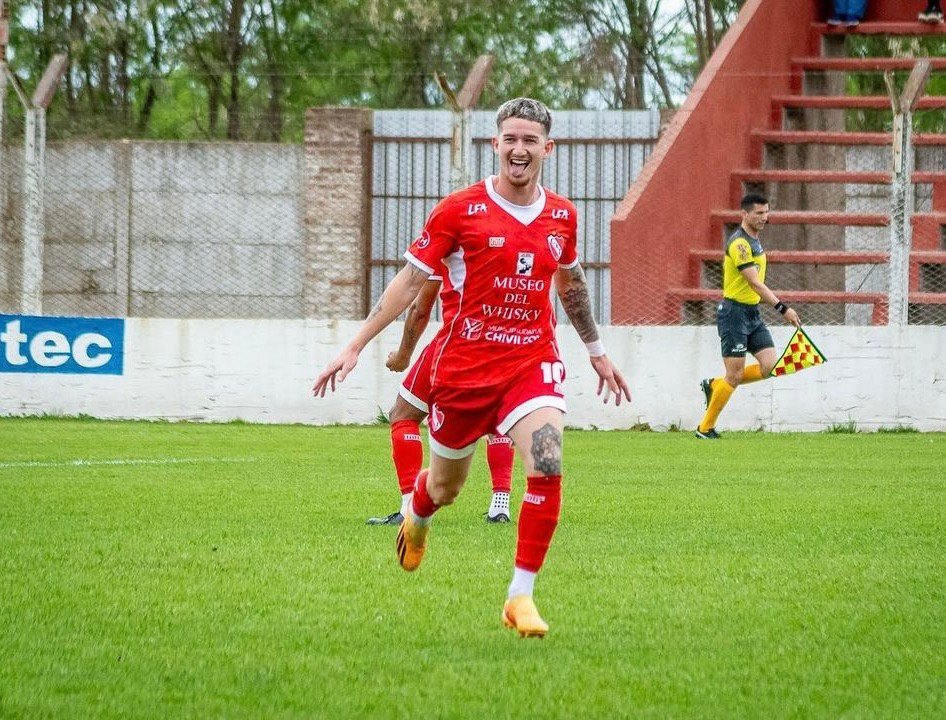 Independiente pegó primero ante Bolívar en Chivilcoy de la mano de su goleador endemoniado