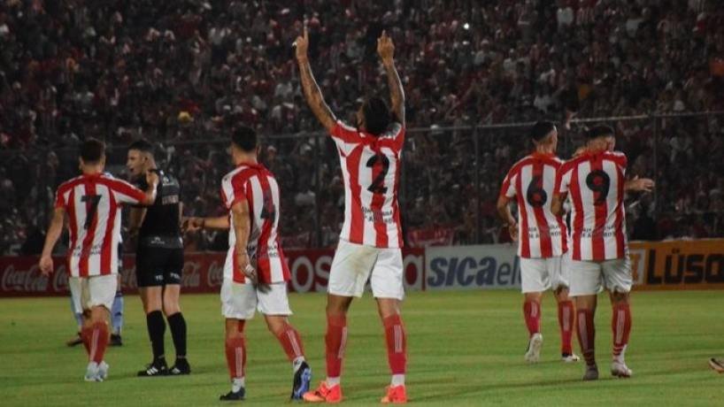 El Ciruja está en semis: San Martín eliminó con autoridad a San Telmo en Tucumán