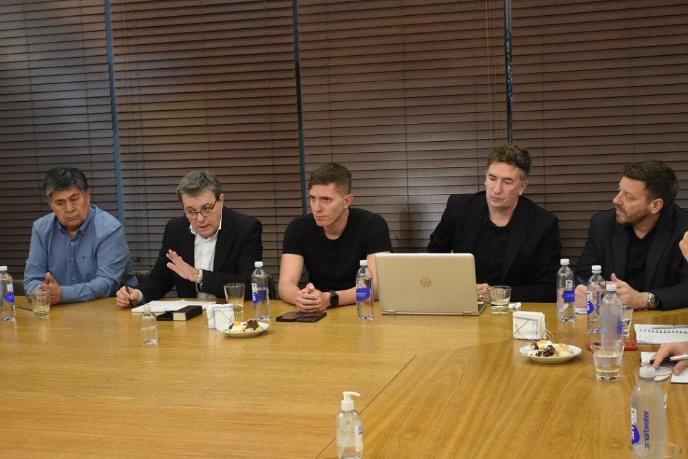 Reunión técnica para el partido por el tercer ascenso a Primera Nacional entre Sarmiento de La Banda y Los Andes