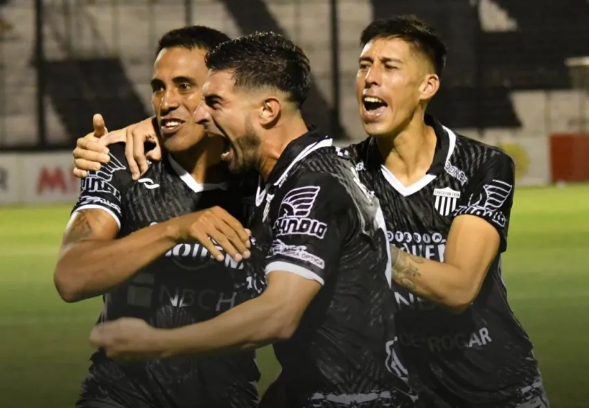 For Ever venció con autoridad a Temperley