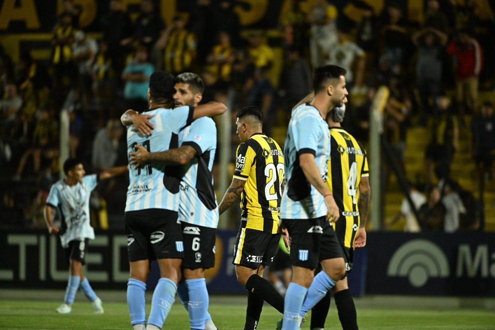 Inédito: Racing ganó en Madryn con dos goles antes del minuto de juego
