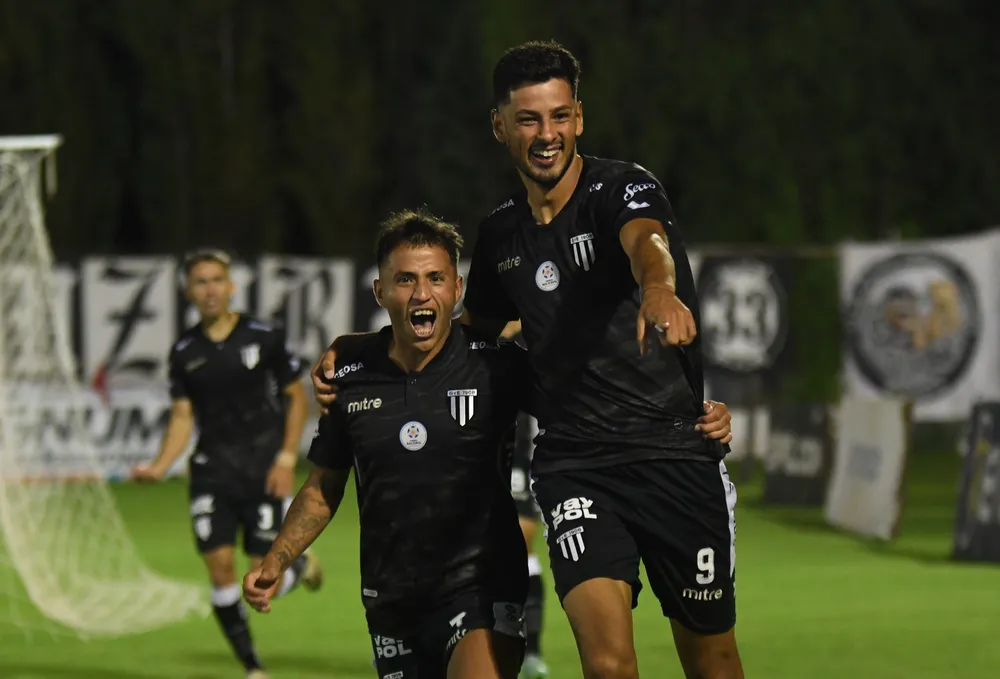 Gimnasia de Mendoza derrotó 2-0 a CADU y es uno de los líderes invictos de la zona B