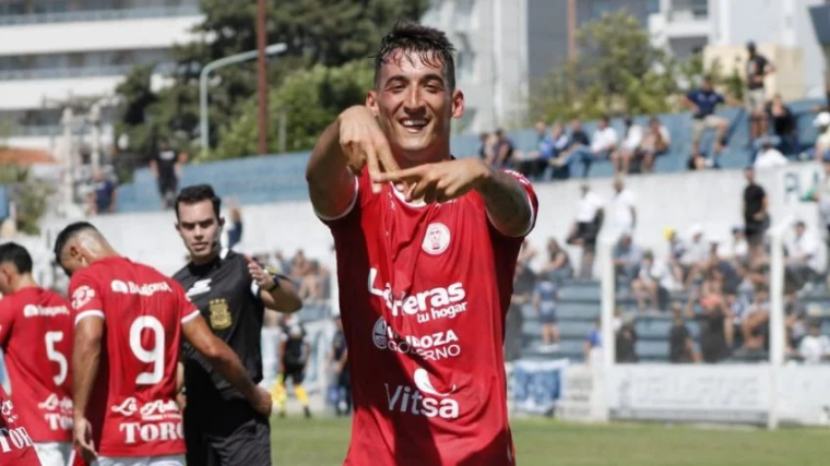 El Globo festejó en Río IV: Huracán Las Heras superó a Atenas