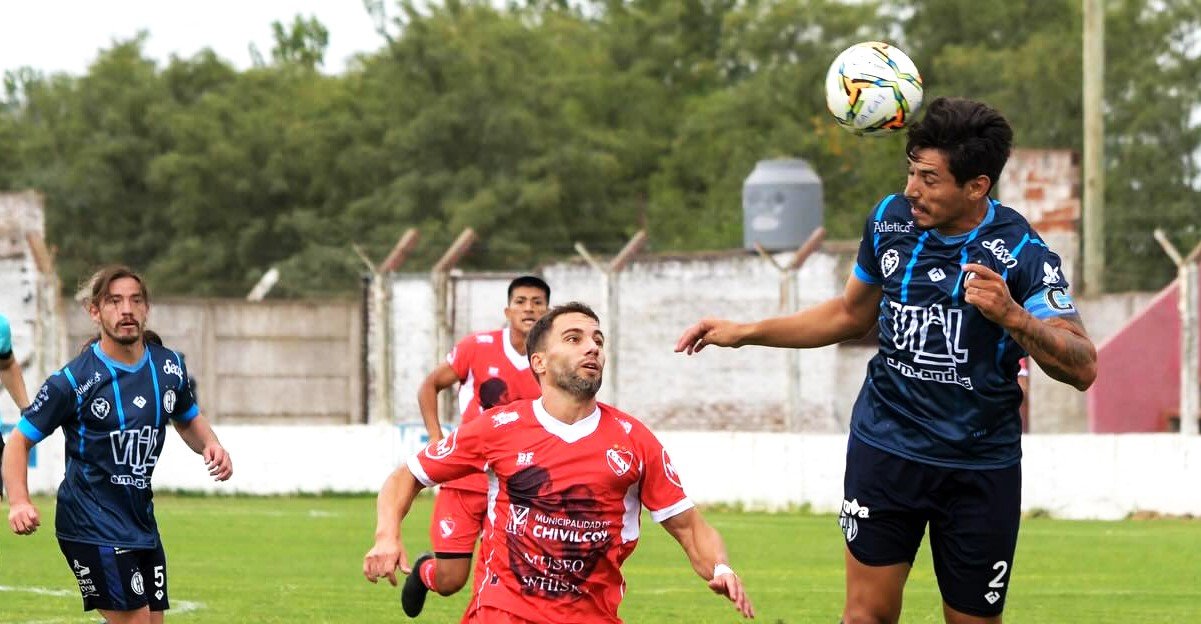 Independiente rescató un punto sobre el final ante El Linqueño en Chivilcoy