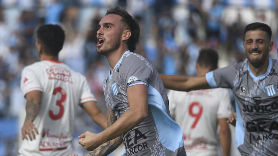 Racing ganó, gustó y goleó ante Arsenal en Nueva Italia