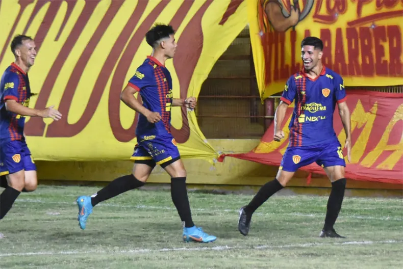 Sarmiento se lo dio vuelta a Boca Unidos en Resistencia y se adueñó del duelo Aurirrojo