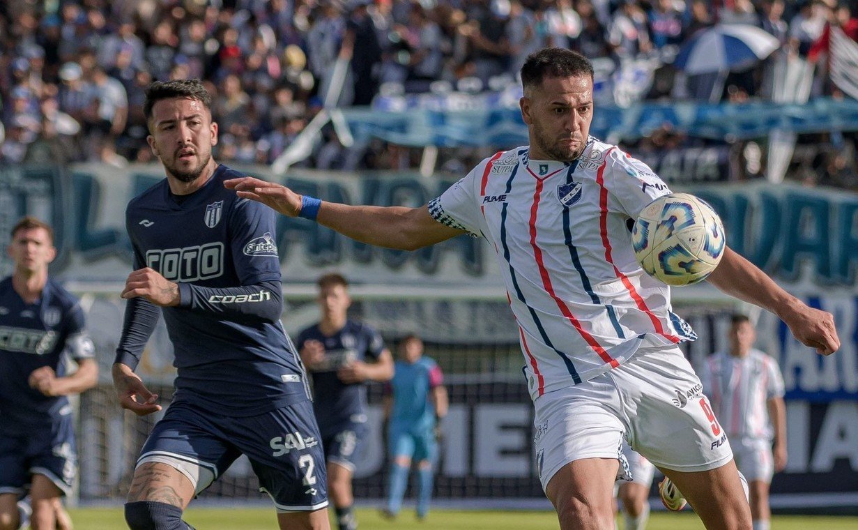 Alvarado tropezó ante Tristán Suárez y no logra despegar de los puestos del fondo
